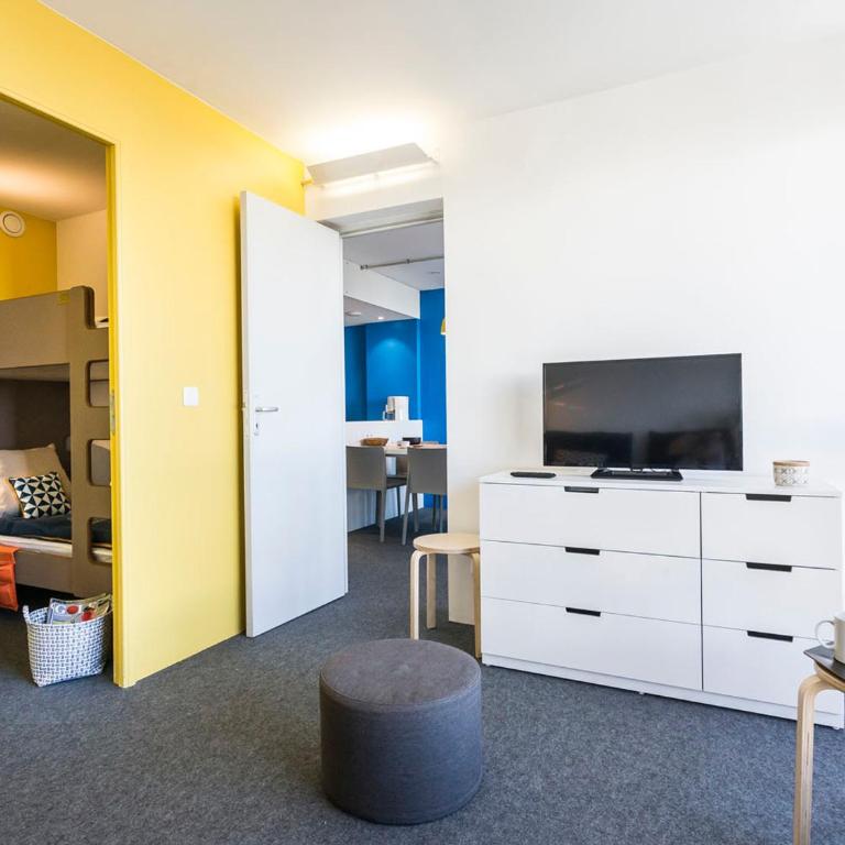 Appartement calme rénové - 7/8 pers - Balcon - Wifi et Parking - FR-1-346-312 - Appartement - 14