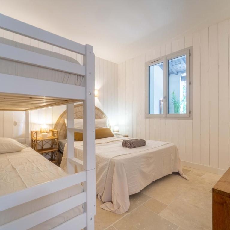 La Boguita By La Boga Surf House - Quadruple Room with Shared Bathroom - 1