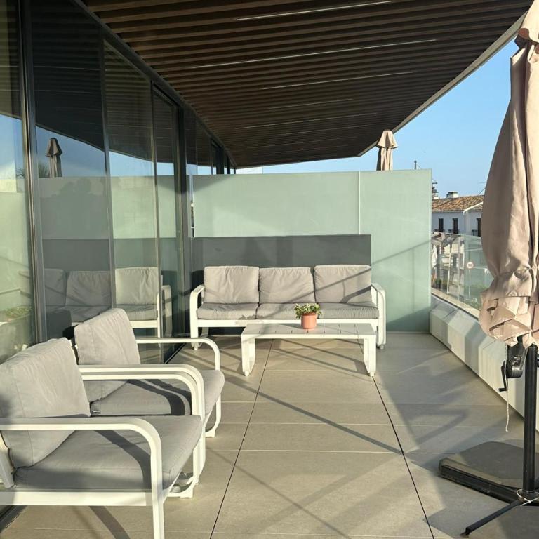 Luxury complex beachfront apartment, infinity pool, sauna, gym and large terrace - Appartamento Deluxe con 2 Camere da Letto e Balcone - 27
