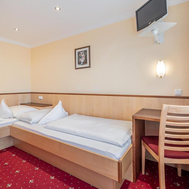 Hotel Schöpf - Mountain Hideaway - Familienzimmer (2 Erwachsene + 2 Kinder bis 5 Jahre) - 2