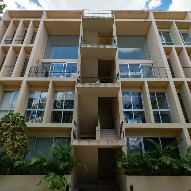Modern Executive Apartment with Parking - One-Bedroom Apartment - 6