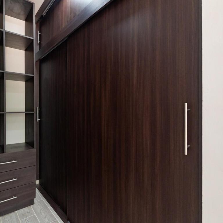 Modern Executive Apartment with Parking - One-Bedroom Apartment - 36