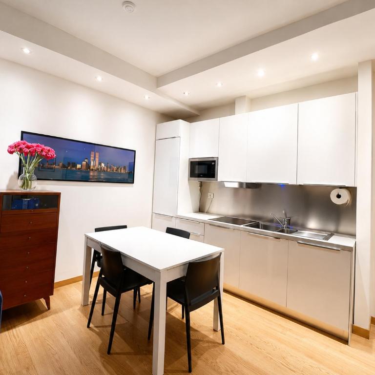 Castel Sant'Angelo 90 - Apartments near Piazza Cavour by RHR - Classic Apartment - 4