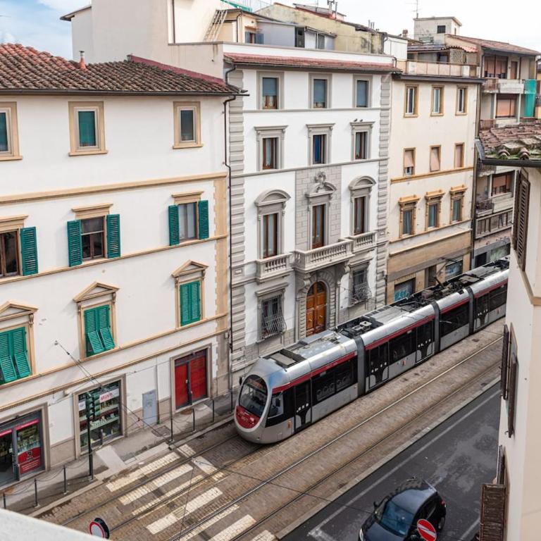 Florentine Gem in city centre - 1 Stop from SMN - Appartamento con 3 Camere da Letto - 14
