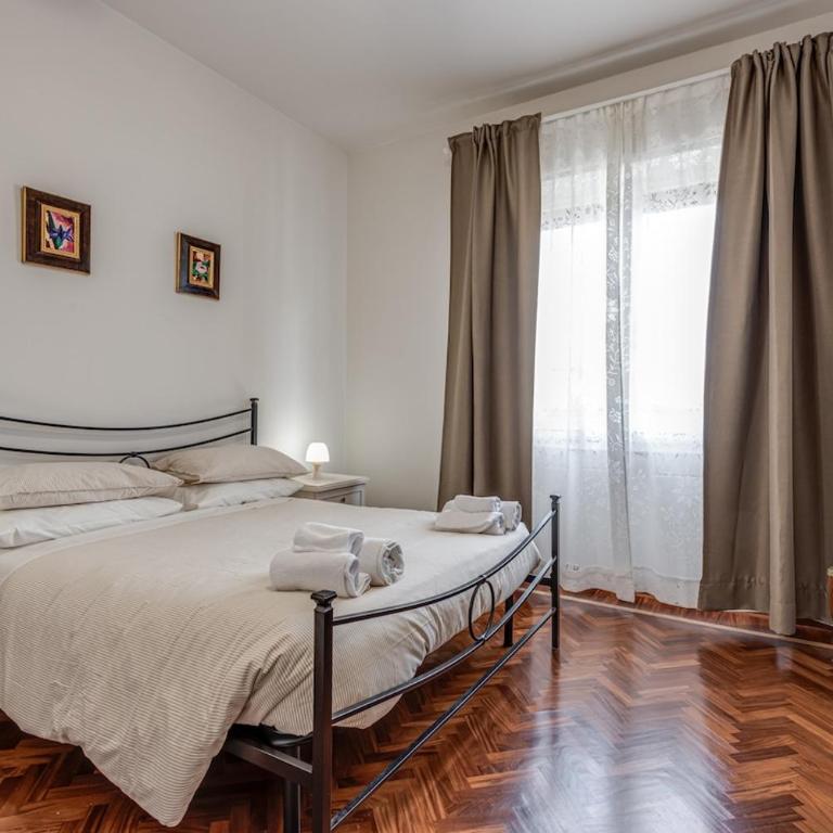 Florentine Gem in city centre - 1 Stop from SMN - Appartamento con 3 Camere da Letto - 22