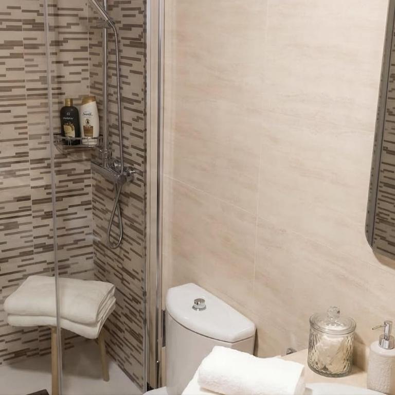 Apartment in Nerja with Pool & Private Parking - Apartamento de 2 dormitorios - 9