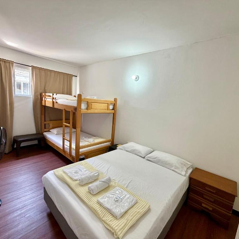 Hostal Beko - 4-Bed Mixed Dormitory Room - 2