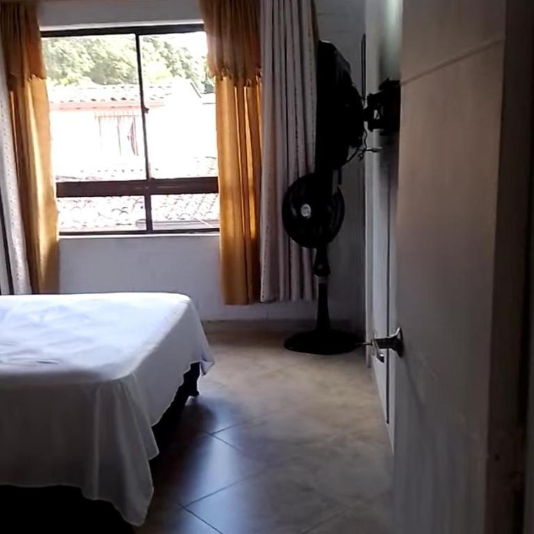 Hermoso apartamento en San Pablo Guayabal 3 - Two-Bedroom Apartment with Balcony - 5