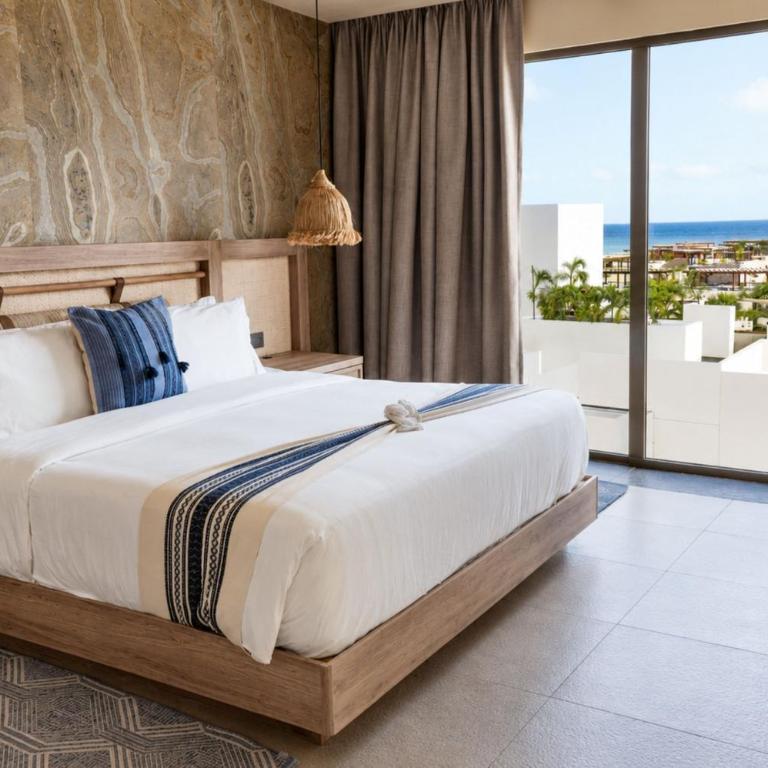 Hotel Indigo Playa del Carmen by IHG - Standard King Room with Ocean View - 9
