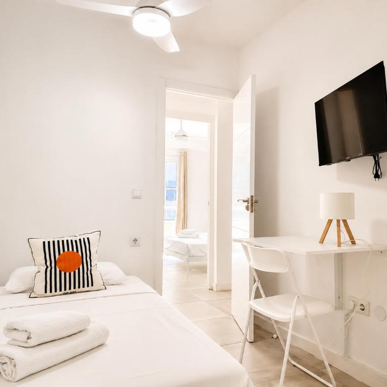 Zapillo Suites, 3 bedrooms, 50 meters from the beach - Three-Bedroom Apartment - 13