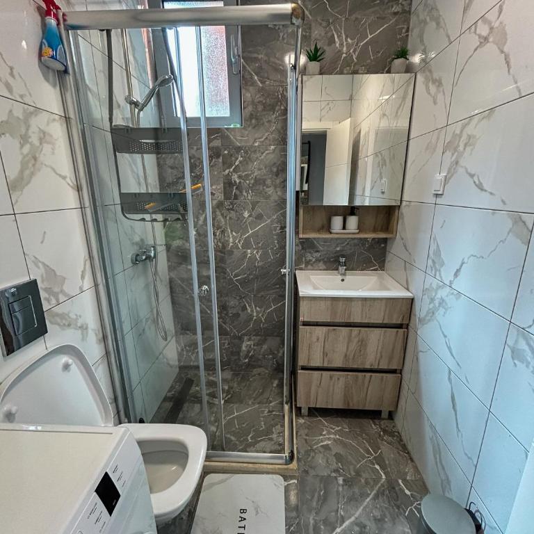 Flabelline Apartments - One-Bedroom Apartment - 2