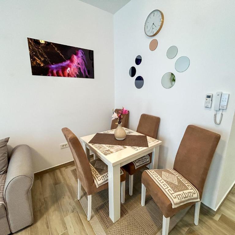 Flabelline Apartments - One-Bedroom Apartment - 6