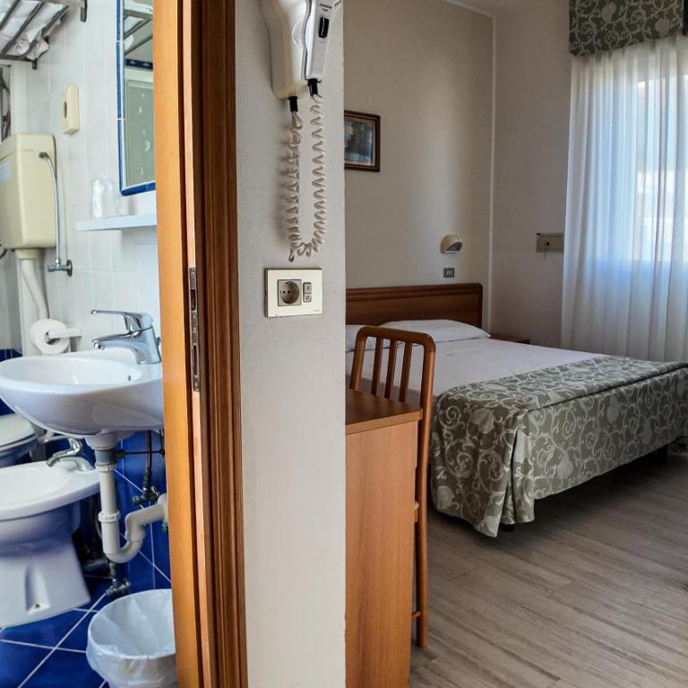 Hotel Belturismo - Quadruple Room - 17