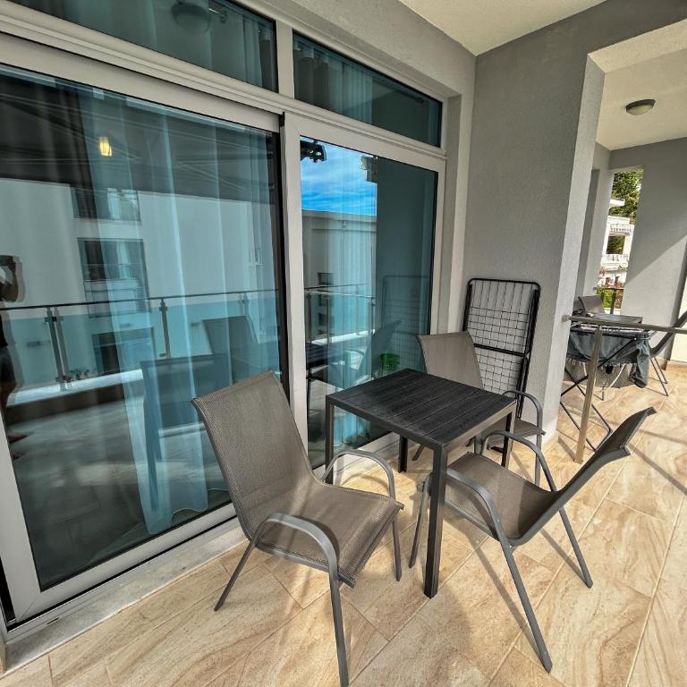 Flabelline Apartments - One-Bedroom Apartment - 9