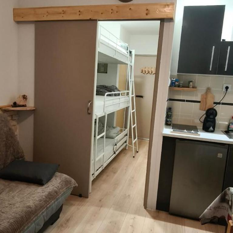 Joli studio aux terrasses de la foux - One-Bedroom Apartment - 9