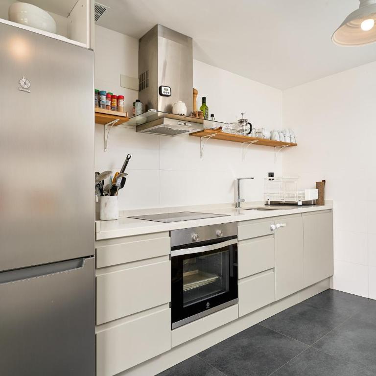 Sunny Sea View Condo with Private Patio, Shared Pool, Amazing Views, Full Kitchen - Two-Bedroom Apartment - 26