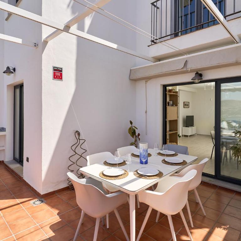 Sunny Sea View Condo with Private Patio, Shared Pool, Amazing Views, Full Kitchen - Two-Bedroom Apartment - 38
