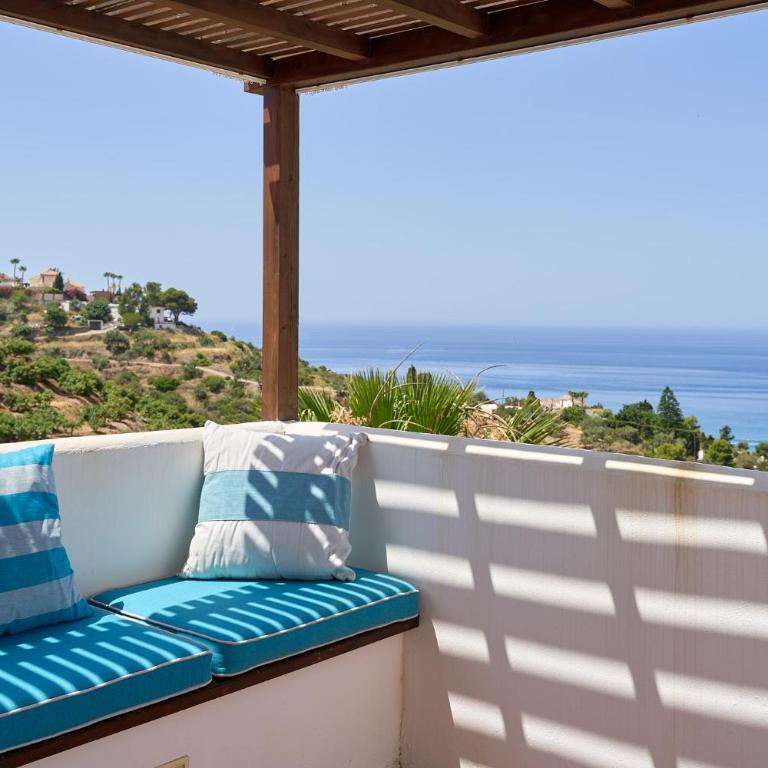 Sunny Sea View Condo with Private Patio, Shared Pool, Amazing Views, Full Kitchen - Two-Bedroom Apartment - 68