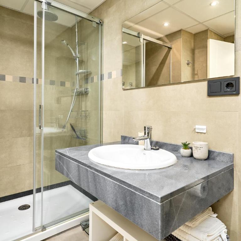 Sunny Sea View Condo with Private Patio, Shared Pool, Amazing Views, Full Kitchen - Two-Bedroom Apartment - 91