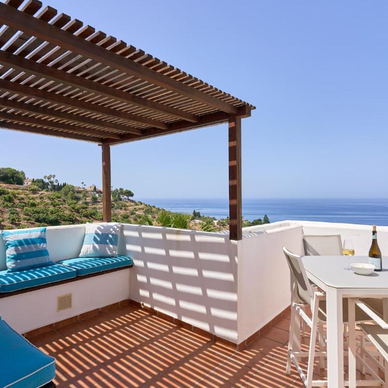 Sunny Sea View Condo with Private Patio, Shared Pool, Amazing Views, Full Kitchen - Two-Bedroom Apartment - 99
