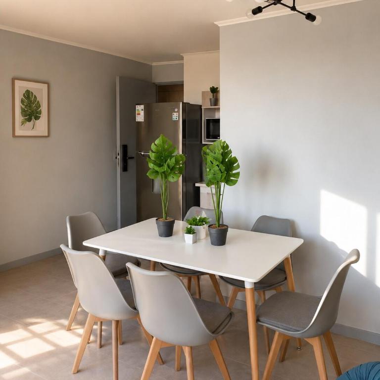 Large apartment for 6, Quinta Normal, Metro, Bleached - Three-Bedroom Apartment - 9