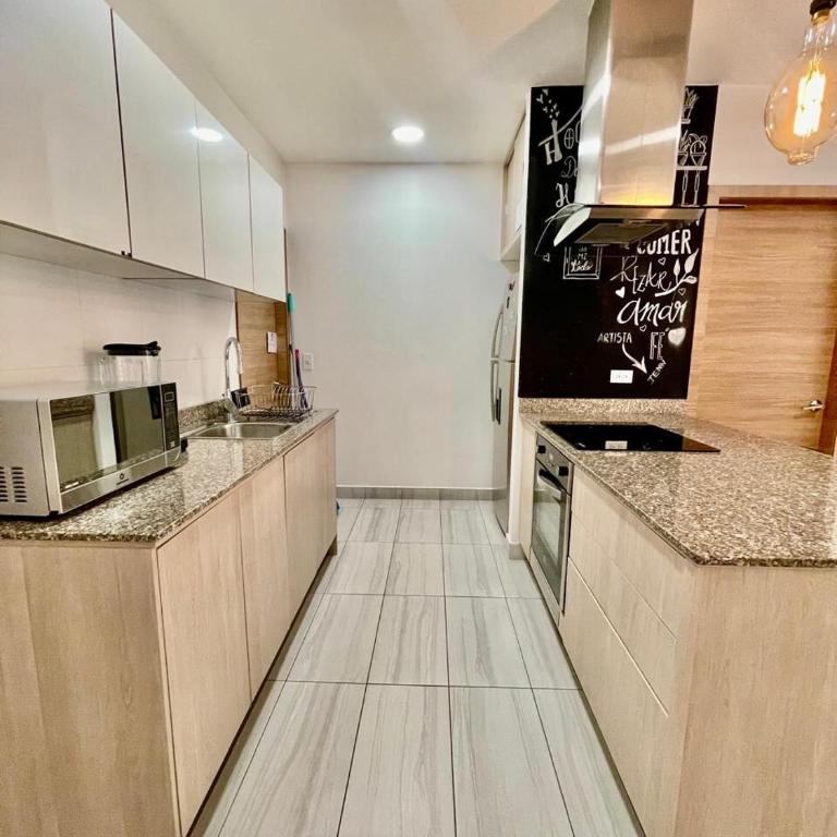 Quito-Ecuador apartment, excellent location - One-Bedroom Apartment - 4