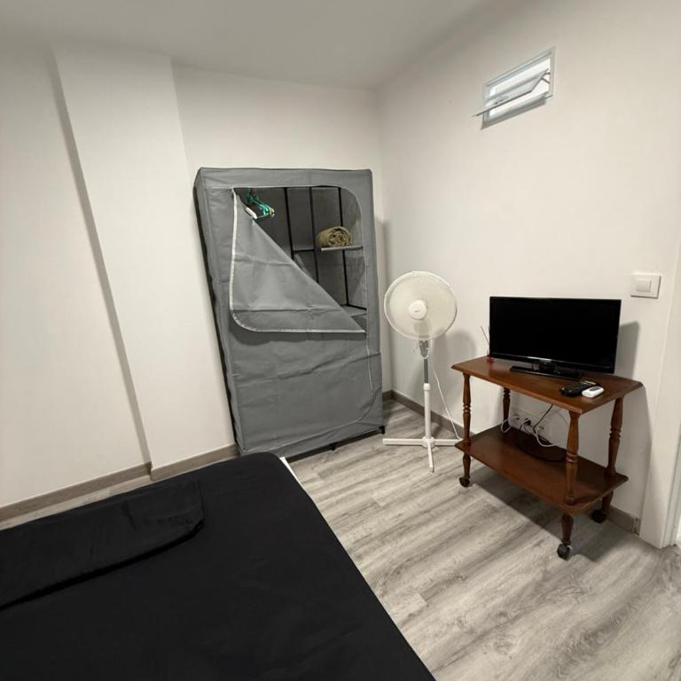 Alojamiento confort - Habitación Individual Estándar con baño compartido - 3