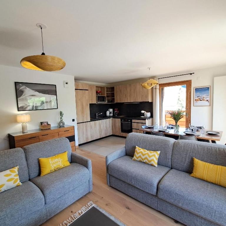 Spacious 8-person apartment with mountain views - Apartment - 1
