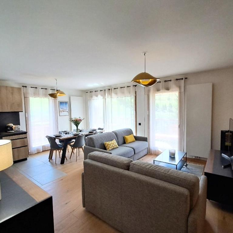 Spacious 8-person apartment with mountain views - Apartment - 2