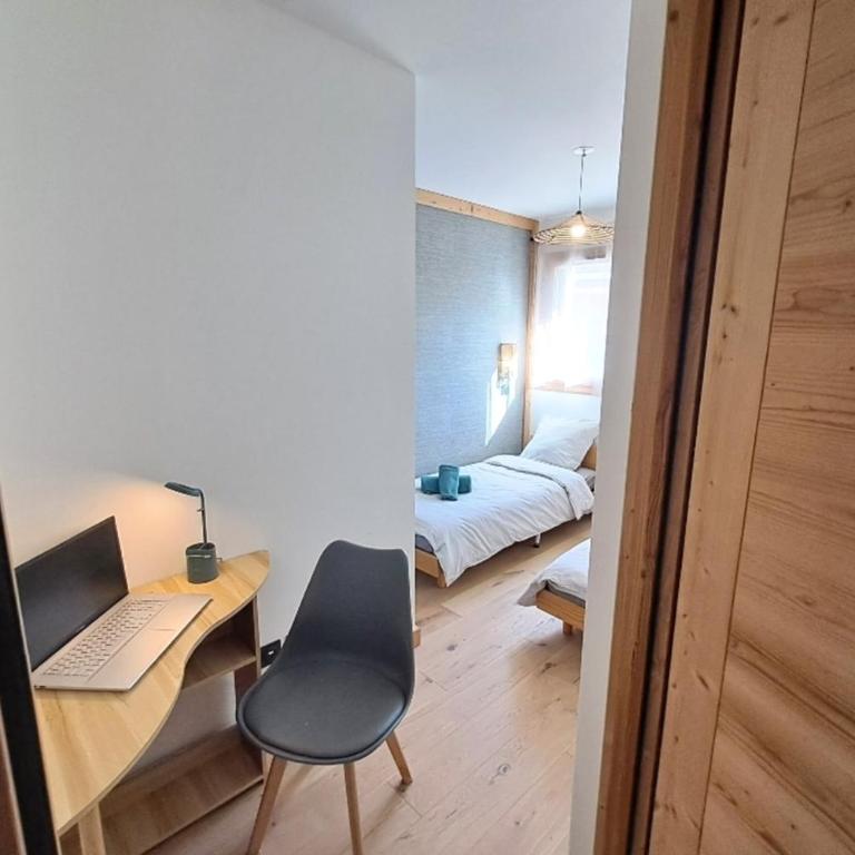 Spacious 8-person apartment with mountain views - Apartment - 11
