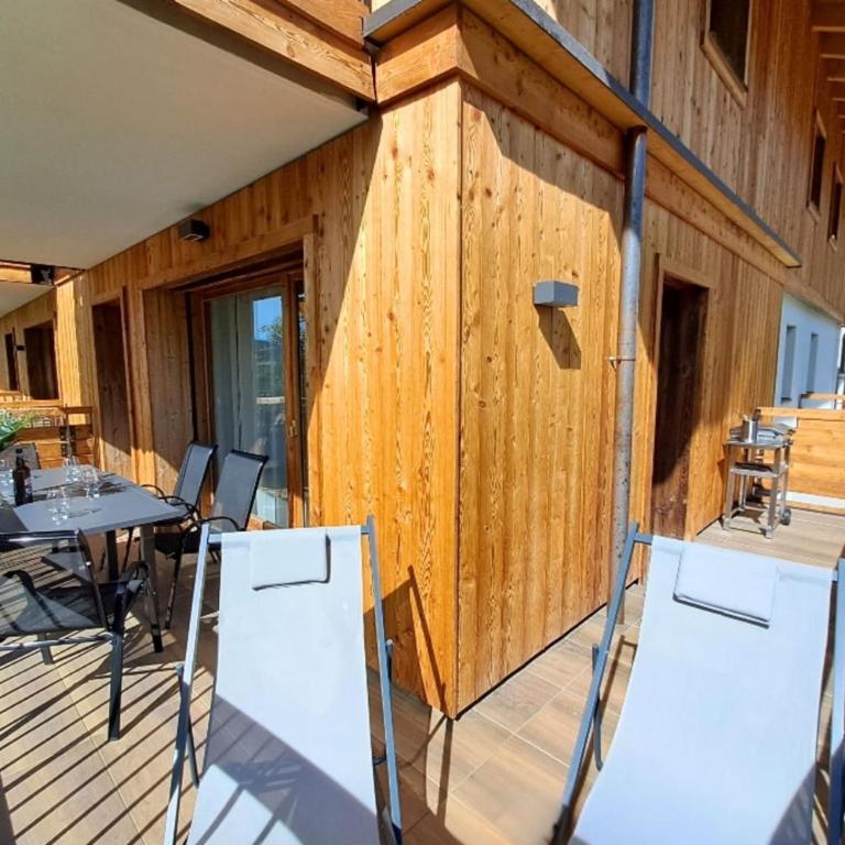 Spacious 8-person apartment with mountain views - Apartment - 17