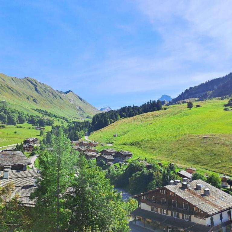 Spacious 8-person apartment with mountain views - Apartment - 25