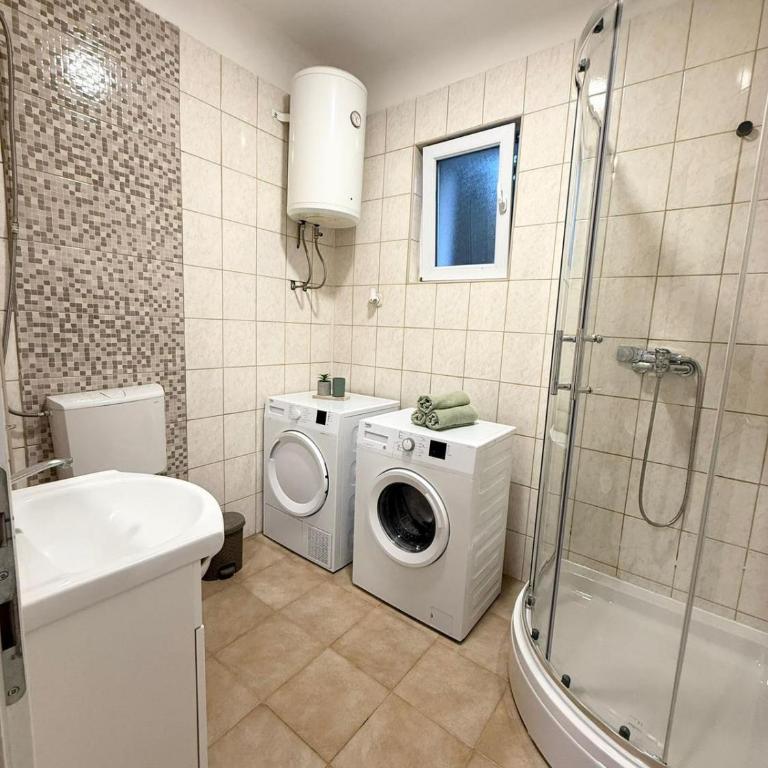 Stan na dan Bura - Apartman sa 2 Spavaće Sobe - 1