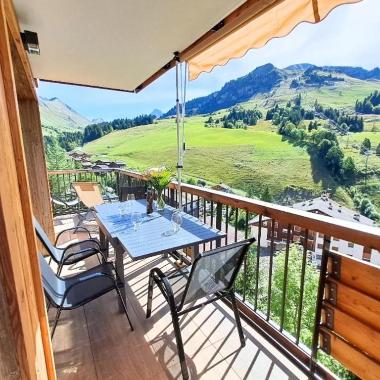 Spacious 8-person apartment with mountain views - Apartment - 26