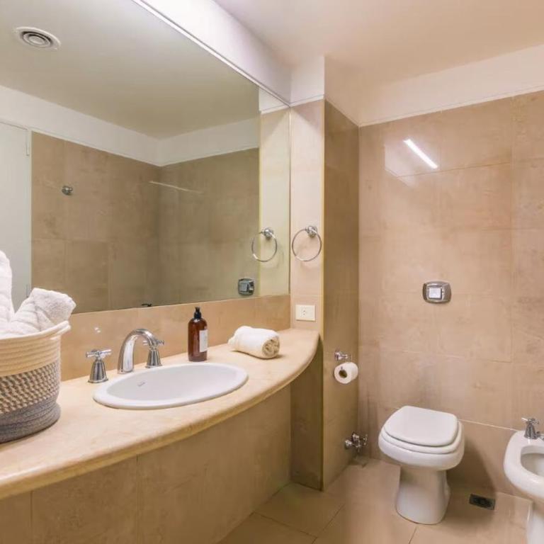 Amplio y Luminoso departamento - Apartamento de 3 dormitorios - 34