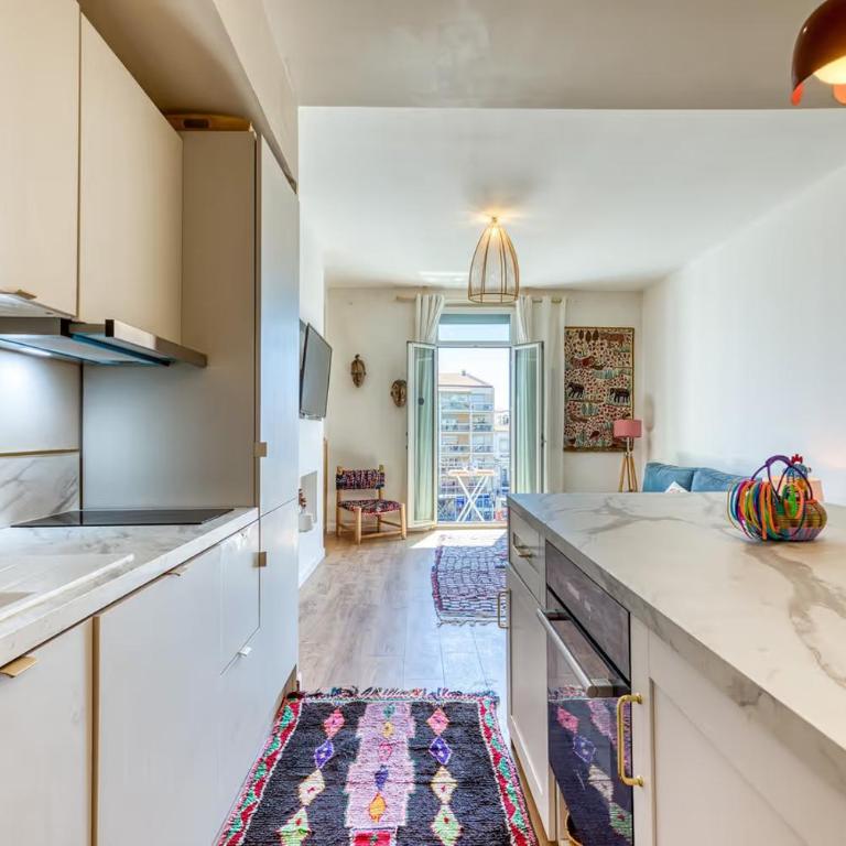 Grand T2 au COEUR DE VILLE avec VUE SUR QUAIS ET MER - One-Bedroom Apartment - 12