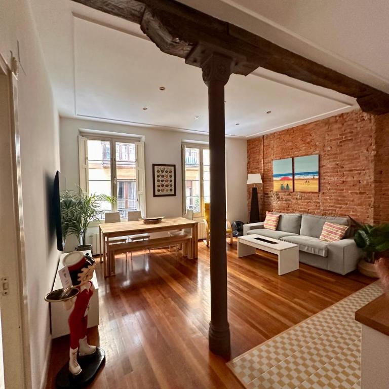 Old Town City Center, Self checkin with AC - Three-Bedroom Premium Apartment - 28