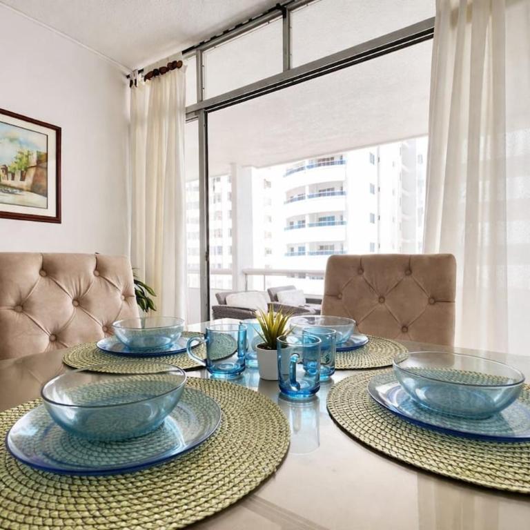 Balcony City Sunset View Sleeps 9 Beach & Pool - Three-Bedroom Apartment - 10