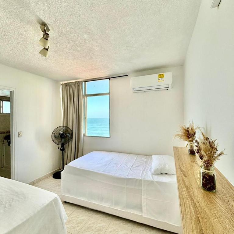 Balcony City Sunset View Sleeps 9 Beach & Pool - Three-Bedroom Apartment - 15