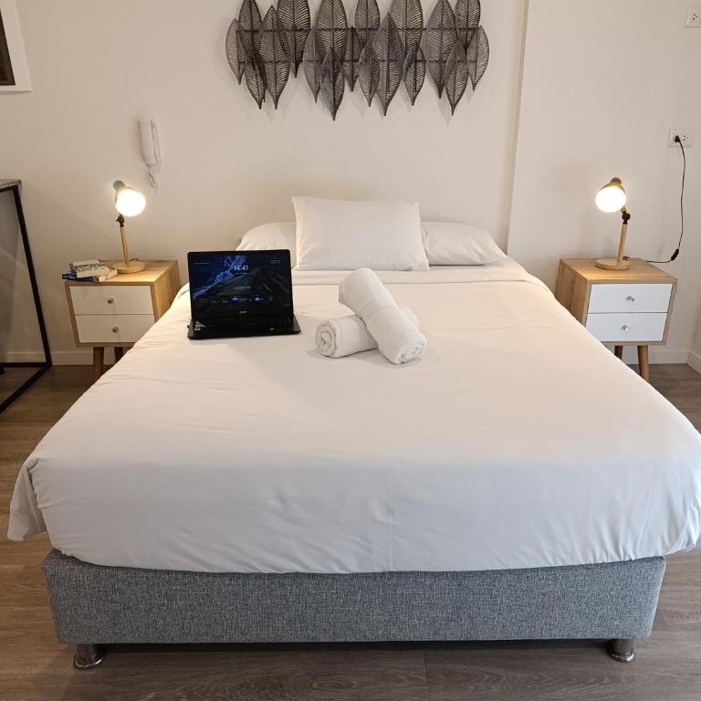 Quark Apartments - Studio with Balcony - 10