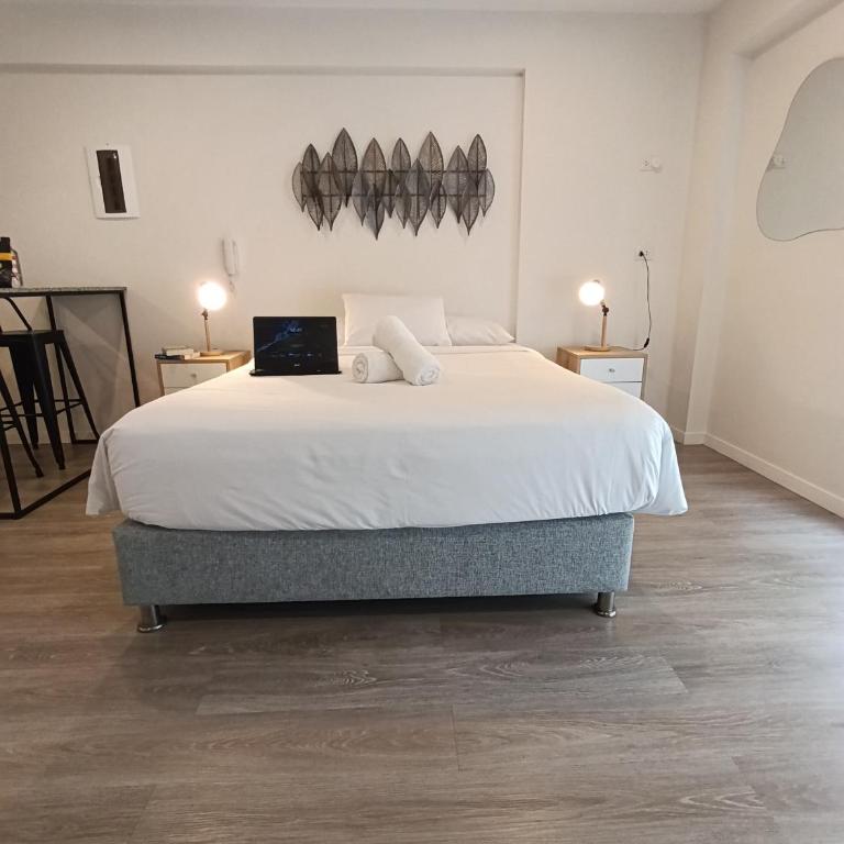Quark Apartments - Studio with Balcony - 11