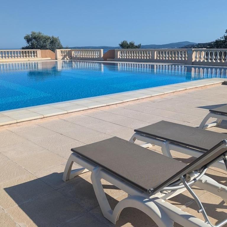 Studio cosy, piscine vue sur Golfe de St-Tropez - Appartement 1 Chambre - 8