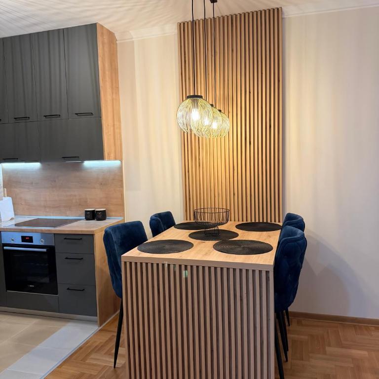 Central Apartment Budva - One-Bedroom Apartment - 5