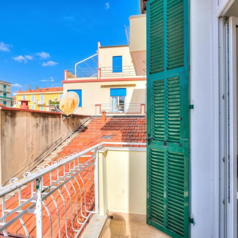 Serendipity Spiaggia E Porto Sole with Balcony and Parking - Happy Rentals - Appartamento con 2 Camere da Letto - 4