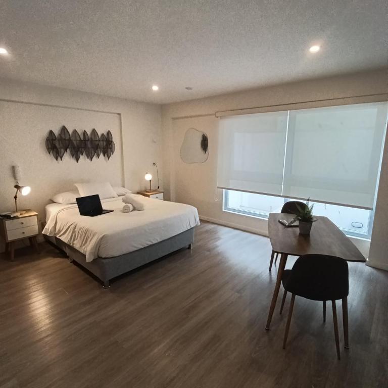 Quark Apartments - Studio with Balcony - 4