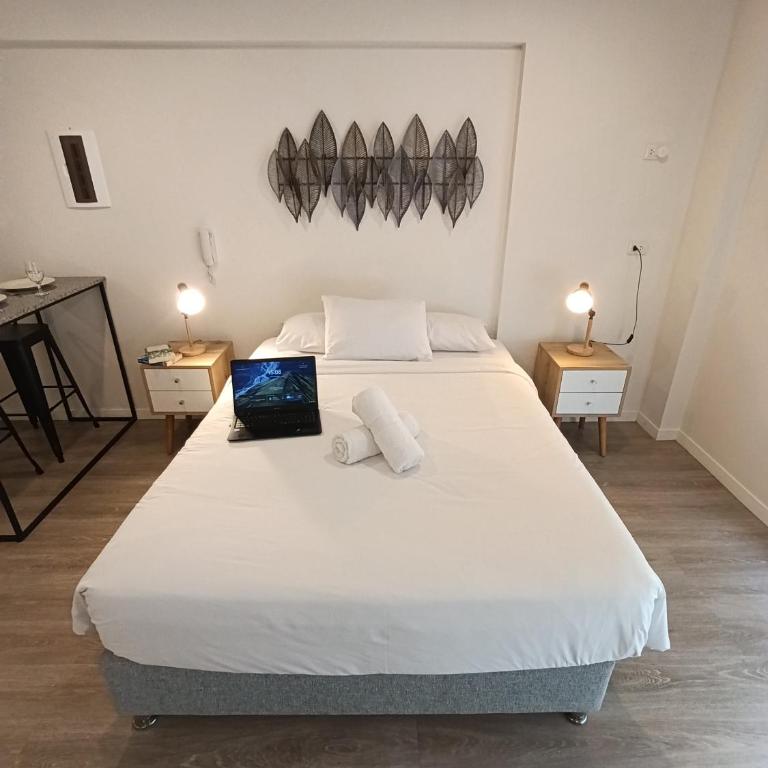 Quark Apartments - Studio with Balcony - 5