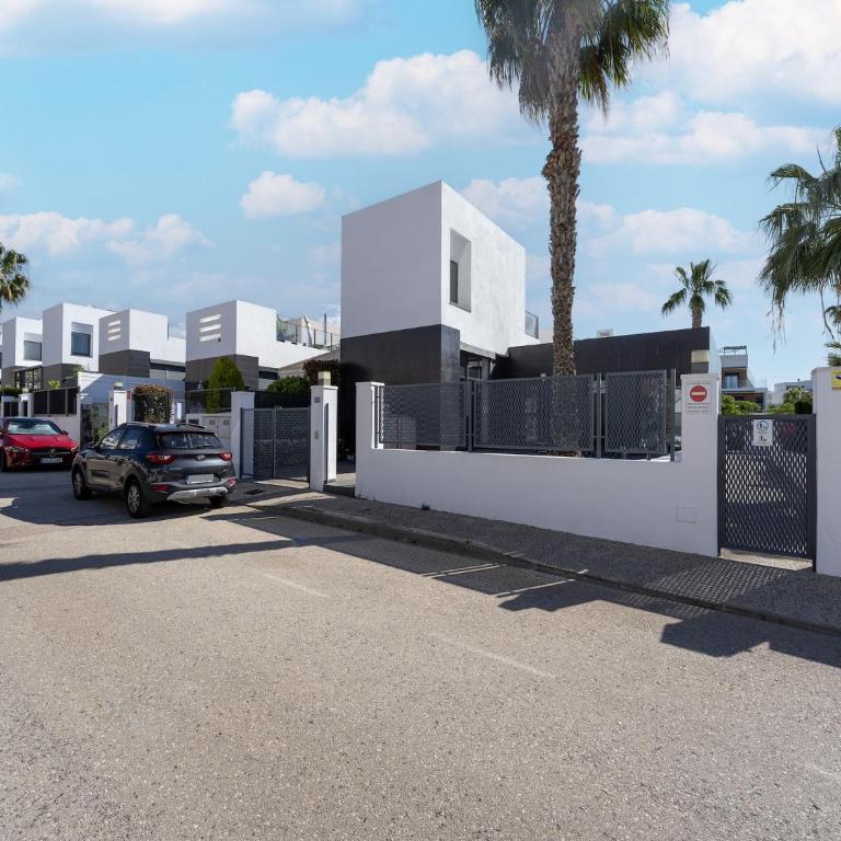 Stylish home in Orihuela Costa with pool - Casa Vacacional de 3 dormitorios - 5