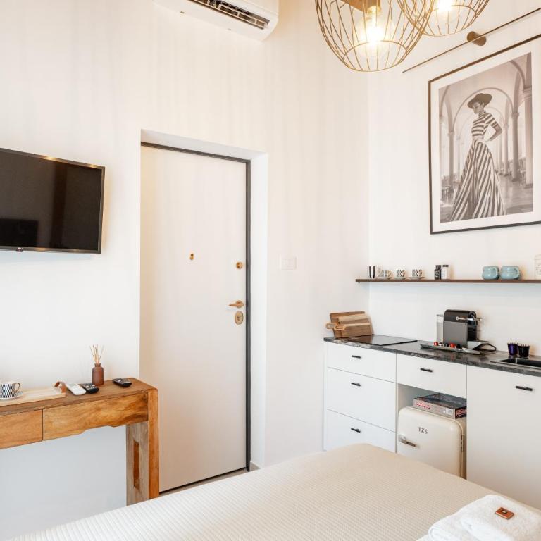 Angel Apartments by MONHOLIDAY - Appartamento - 7