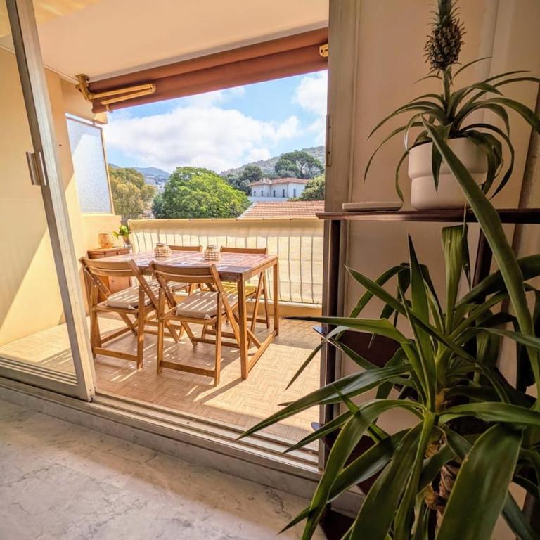 Nice Port - Spacious, calm, AC, view - 4 pax, parking - One-Bedroom Apartment - 23