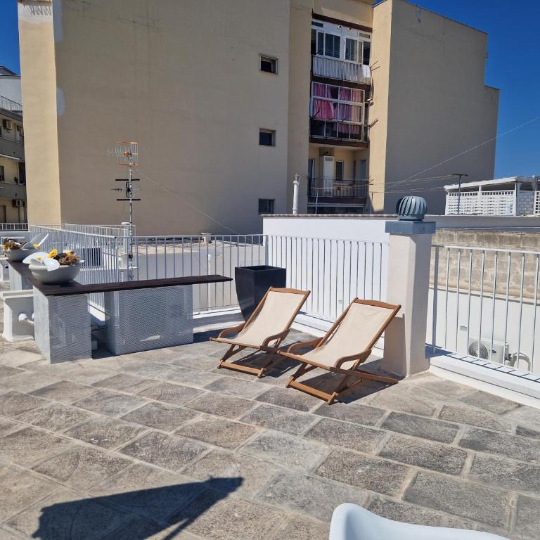 Domus Divina & Domus Elegans Fronte Mare by Gessicaholiday - Two-Bedroom Apartment with Balcony - 11